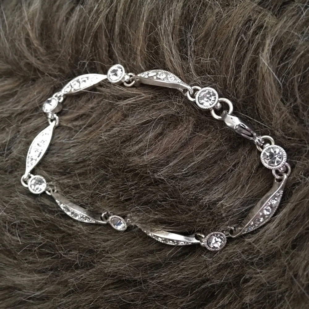 Silver tone clear rhinestone bracelet 7.5”_8